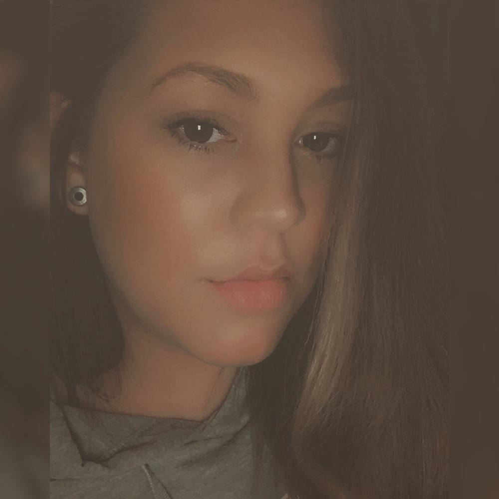 Meet your Posher, Aynslie